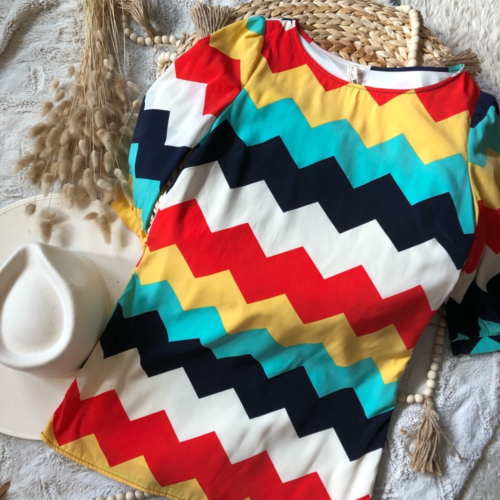 ✨Bundle 5 for $25 🏷 
🐠 Multicolored Chevron Dress